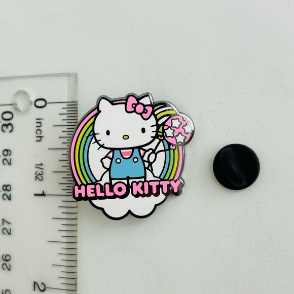 New in Pkg Sanrio Hello Kitty Friend Of The Month Enamel Pin November 2021 - Picture 3 of 5